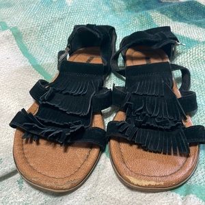 Minnetonka Leather Fringel Ankle Strap Sandals 6